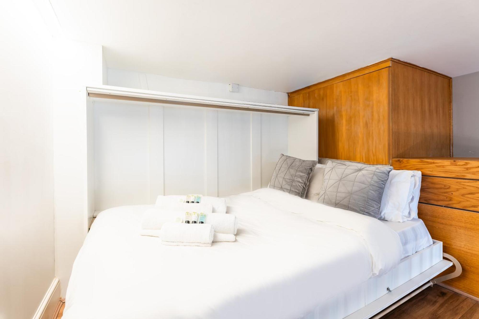 Luxury One Bedroom Flat In Westbourne Terrace Лондон Екстериор снимка