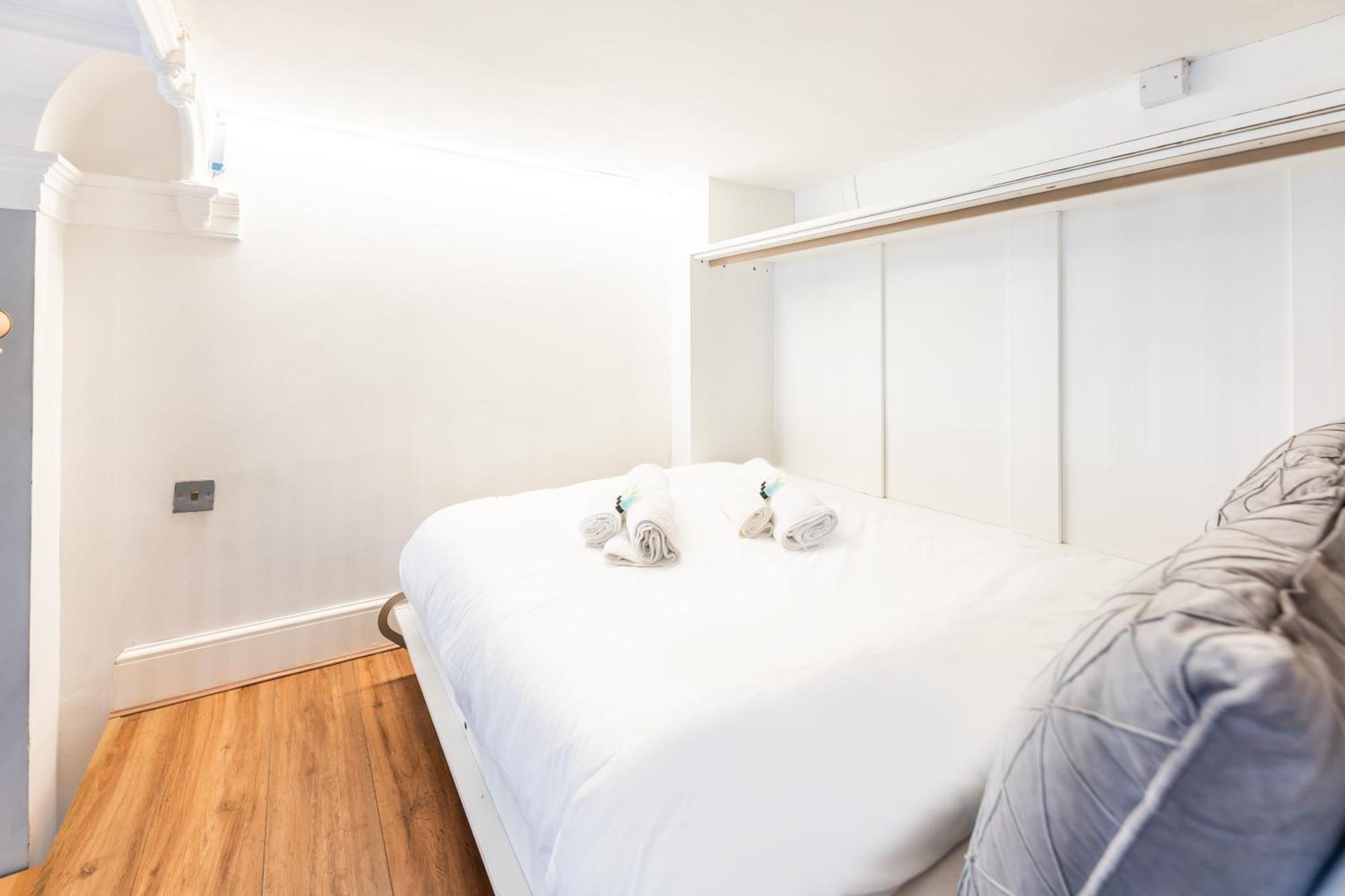 Luxury One Bedroom Flat In Westbourne Terrace Лондон Екстериор снимка